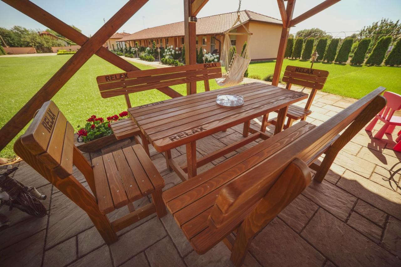 Relax Apartmanhaz Mórahalom Buitenkant foto
